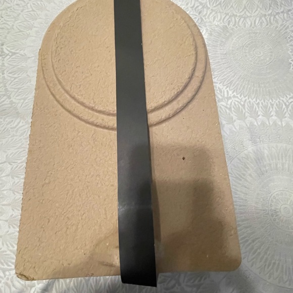 Simplehuman Sensor Mirror 5X Magnification with charging cord. - Picture 4 of 7